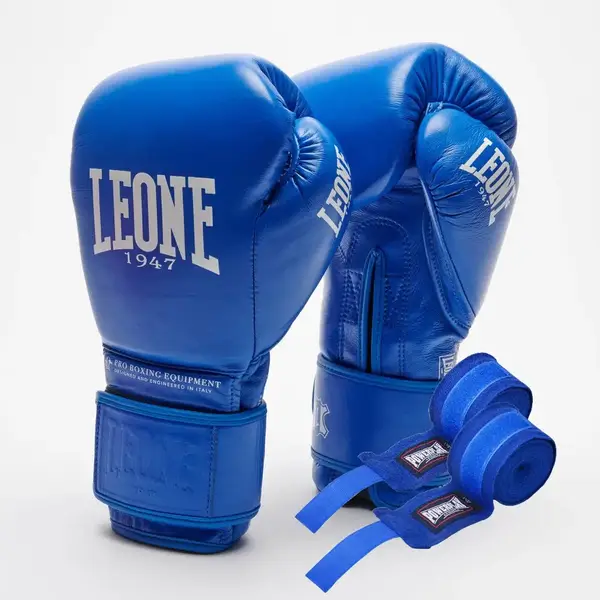 Боксерские перчатки Leone GN111 THE GREATEST Blue 14 унций (бинты 4 м. в комплекте) купить
