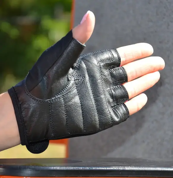 Перчатки для фитнеса MadMax MFG-251 Rainbow Pink S купить