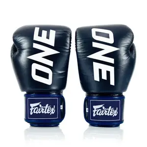 Боксерские варежки Fairtex BGV1-ONE (натуральная кожа) Blue 14 унций (бинты в комплекте) купить