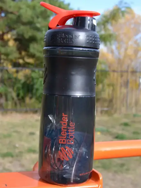 Шейкер спортивный (бутылка) BlenderBottle SportMixer Flip 28oz/820ml Black/Red купить недорого в Украине, фото 8