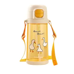 Бутылка для воды CASNO 690 мл KXN-1219 Оранжевая (гуси) с соломинкойTRITAN купить