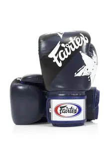 Боксерські рукавиці Fairtex BGV1 Nation Print Blue 10 унцій (бинти в комплекті) купити
