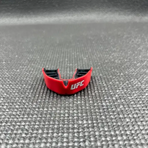 Капа OPRO Silver UFC дитяча (вік до 10) Red/Black (ufc.102515002) купити недорого в Україні, фото 6