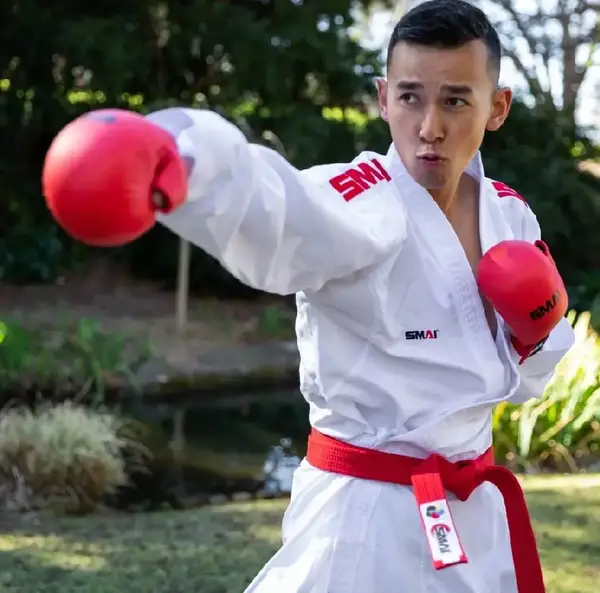 Рукавички для карате із захистом великого пальця з ліцензією WKF червоні S| SMAI SM P101 купити недорого в Україні, фото 7