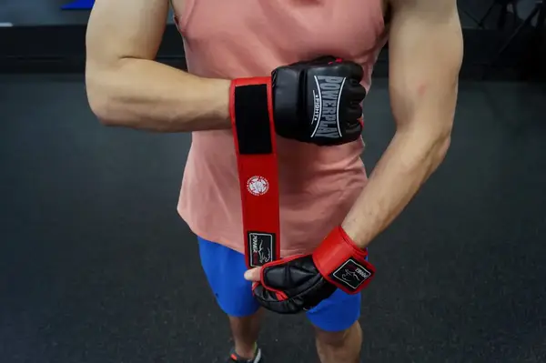 Рукавиці для MMA PowerPlay 3058 Чорно-Червоні M купити недорого в Україні, фото 7