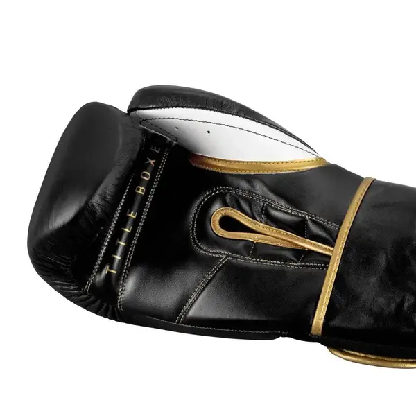 Боксерские перчатки TITLE Boxeo Mexican Leather Quatro Black/White 12 oz (бинты 4м. в комплекте) купить недорого в Украине, фото 4