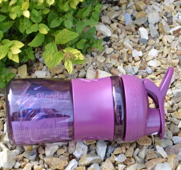Шейкер спортивный (бутылка) BlenderBottle SportMixer Flip 20oz/590ml Plum купить недорого в Украине, фото 6