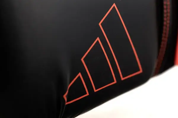 Боксерские перчатки Adidas "Hybrid 80" черный/красный | 12 унций | ADIH80 купить недорого в Украине, фото 3