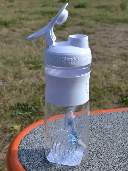 Шейкер спортивный (бутылка) BlenderBottle SportMixer Flip 28oz/820ml White купить недорого в Украине, фото 7