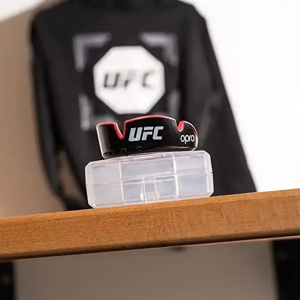 Капа OPRO Silver UFC доросла (вік 11+) Black/Red (ufc.102514001) купити недорого в Україні, фото 9