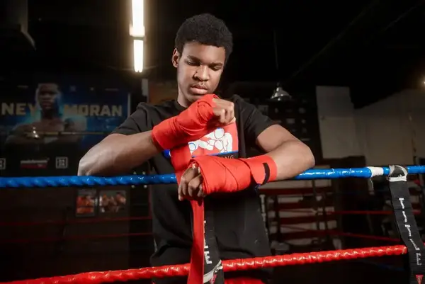 Бинти для боксу TITLE Boxing Traditional Weave 180" Red (4.5м.) купити недорого в Україні, фото 2