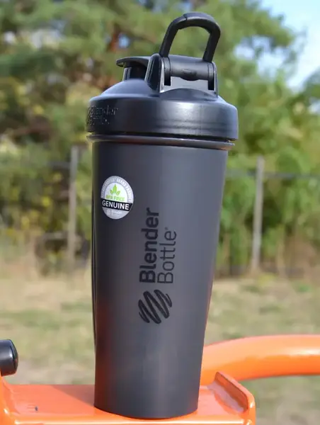 Шейкер спортивний BlenderBottle Classic Loop 28oz/820ml Black купити недорого в Україні, фото 3