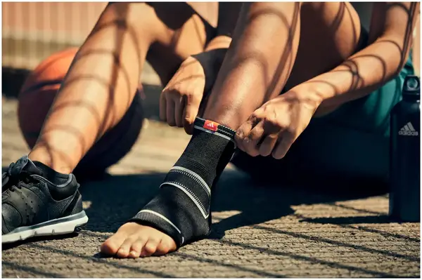 Фіксатор щиколотки Adidas Ankle Support чорний Уні S купити недорого в Україні, фото 6