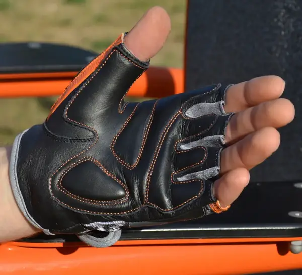 Перчатки для фитнеса MadMax MFG-831 Mti 83.1 Grey/Digital Camo XL купить недорого в Украине, фото 3