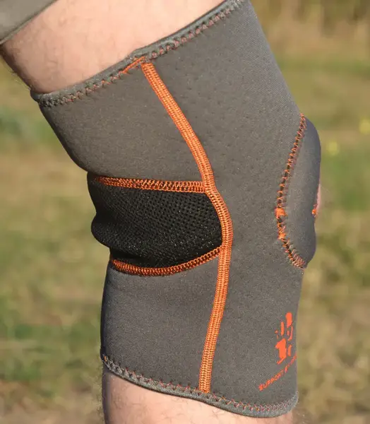 Наколенник MadMax MFA-297 Knee Support with Patella Stabilizer Dark Grey/Orange M купить недорого в Украине, фото 4