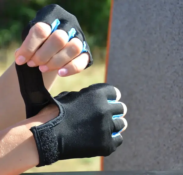 Перчатки для фитнеса MadMax MFG-251 Rainbow Turquoise M купить недорого в Украине, фото 7