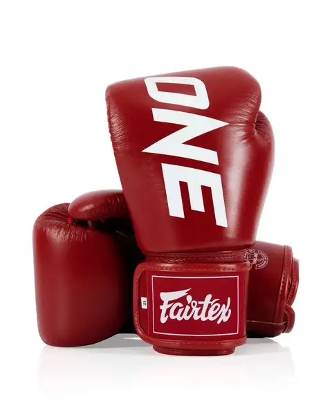 Боксерские варежки Fairtex BGV1-ONE (натуральная кожа) Red 10 унций (бинты в комплекте) купить