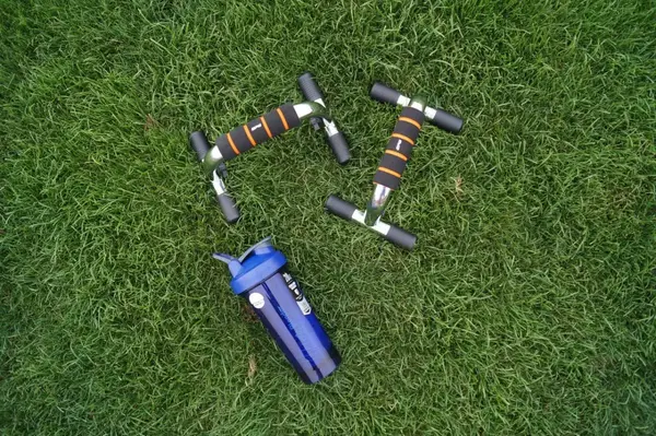 Спортивна бутилка-шейкер BlenderBottle Pro32 Tritan 940ml Синій купити недорого в Україні, фото 4