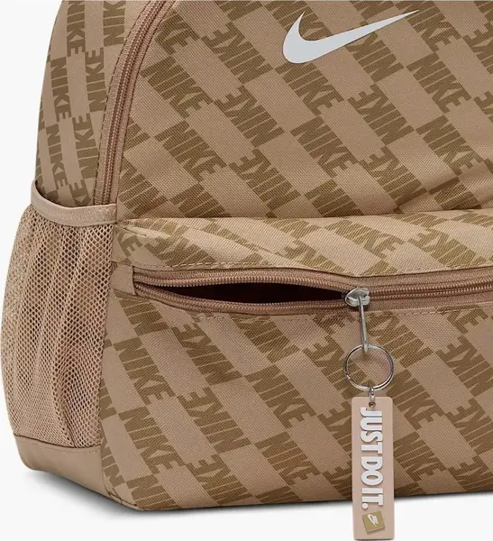 Рюкзак Nike Y NK BRSLA JDI MNI BK-AOP FA25 11L бежевый Дет 25 x 33 x 13 см купить недорого в Украине, фото 5