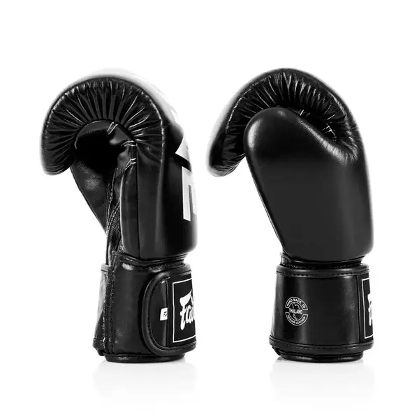 Боксерские варежки Fairtex BGV1-ONE (натуральная кожа) Black 14 унций (бинты в комплекте) купить недорого в Украине, фото 4