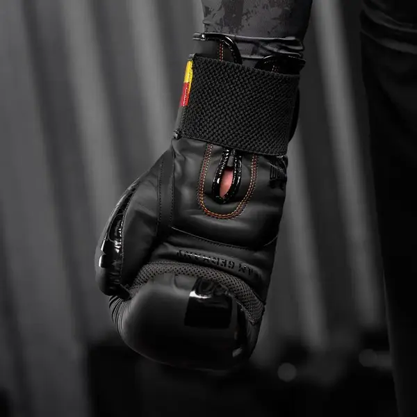 Боксерські рукавиці Phantom Germany Black 14 унцій (Бинти 4м. в подарунок) купити недорого в Україні, фото 3