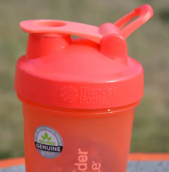 Шейкер спортивный BlenderBottle Classic Loop 20oz/590ml Coral купить недорого в Украине, фото 5