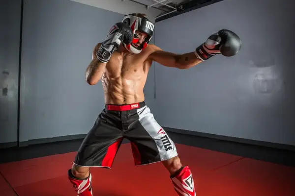 Боксерский шлем TITLE MMA Command Full Black/Red/White M (капа в комплекте)| Обхват головы 54-56 см купить недорого в Украине, фото 4