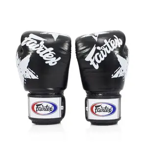 Боксерські рукавиці Fairtex BGV1 Nation Print Black 10 унцій (бинти в комплекті) купити