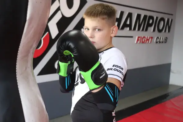 Боксерські рукавиці PowerPlay 3004 JR Classic Чорно-Зелені 6 унцій купити недорого в Україні, фото 5