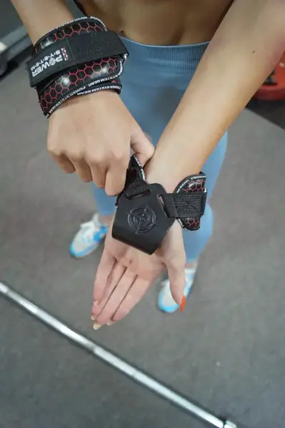 Крюки для тяги на запястье Power System PS-3360 Hooks V2 Black/Red L купить недорого в Украине, фото 9