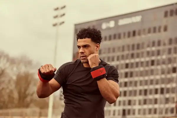 Обважнювачі зап'ястя Reebok Flexlock Wrist Weights чорний, червоний Уні 0.5 кг купити