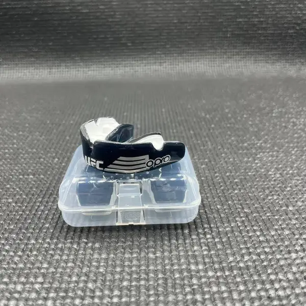 Капа OPRO Instant Custom-Fit UFC взрослая (возраст 11+) Silver/Black (art.102529002) купить недорого в Украине, фото 7