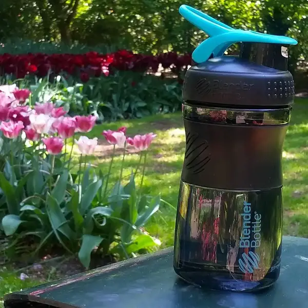 Шейкер спортивный (бутылка) BlenderBottle SportMixer Flip 20oz/590ml Black/Teal купить недорого в Украине, фото 6