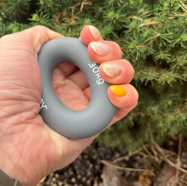 Еспандер кистьовий силіконовий PowerPlay PP-4324 Hand Grip Ring X-Hard 30 кг. Сірий купити недорого в Україні, фото 3