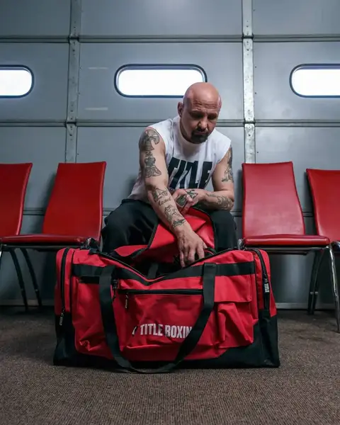 Спортивная сумка TITLE Boxing Deluxe Gear Bag Red (70л.) купить недорого в Украине, фото 7