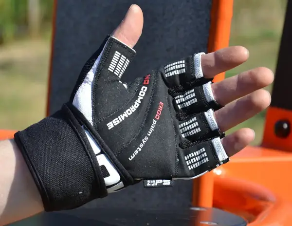 Перчатки для фитнеса Power System PS-2700 No Compromise Black/White XL купить недорого в Украине, фото 5