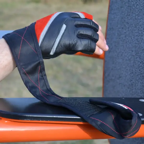 Перчатки для фитнеса MadMax MFG-568 Extreme 2nd edition Black/Red XL купить недорого в Украине, фото 8