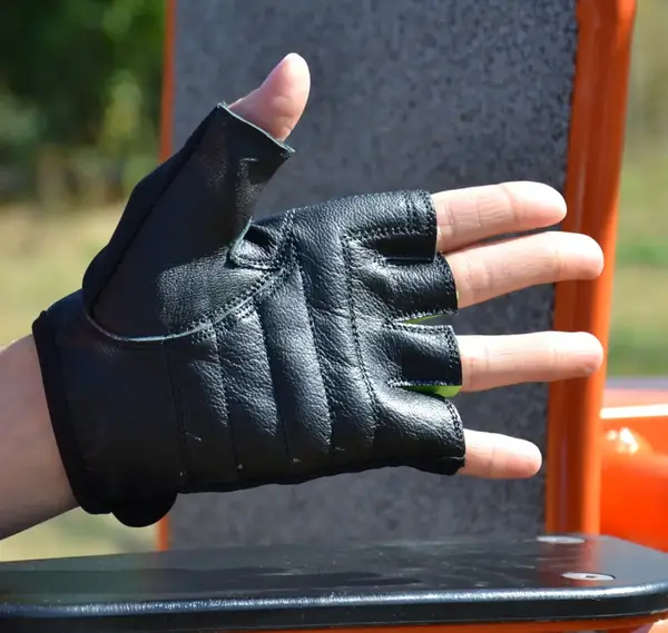 Перчатки для фитнеса MadMax MFG-251 Rainbow Green M купить недорого в Украине, фото 3