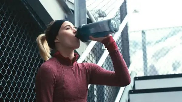 Шейкер спортивный BlenderBottle Pro45 1270ml Grey/White купить недорого в Украине, фото 10