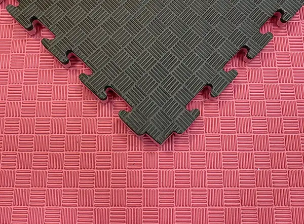 Татамі мат EVA 20 мм 1х1м Червоно-Чорний купити недорого в Україні, фото 2