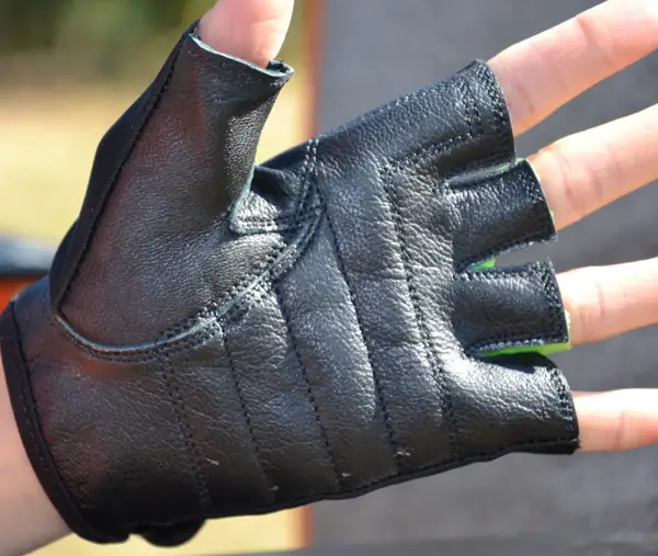 Перчатки для фитнеса MadMax MFG-251 Rainbow Green M купить недорого в Украине, фото 7