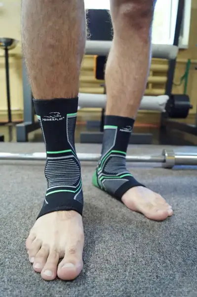 Бандажі на гомілкостоп PowerPlay 4100 Чорні S/M (пара) купити недорого в Україні, фото 10